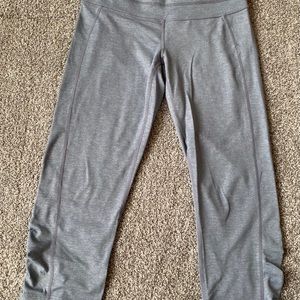 Athleta Chaturanga Cropped Yoga Leggings